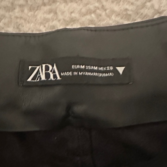 Zara Black Leather Women Shorts - Picture 2 of 3